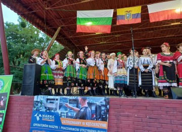 powiększ zdjęcie: Międzynarodowy Festiwal Zespołów Folklorystycznych &quot;Komes i ...