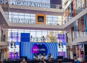 powiększ zdjęcie: &quot;Kobiety- liderki&quot; - Carpathian Startup Fest 2022