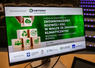 powiększ zdjęcie: Eko-konferencja &quot;Zrównoważony rozwój i ESG w walce ze zmianami ...